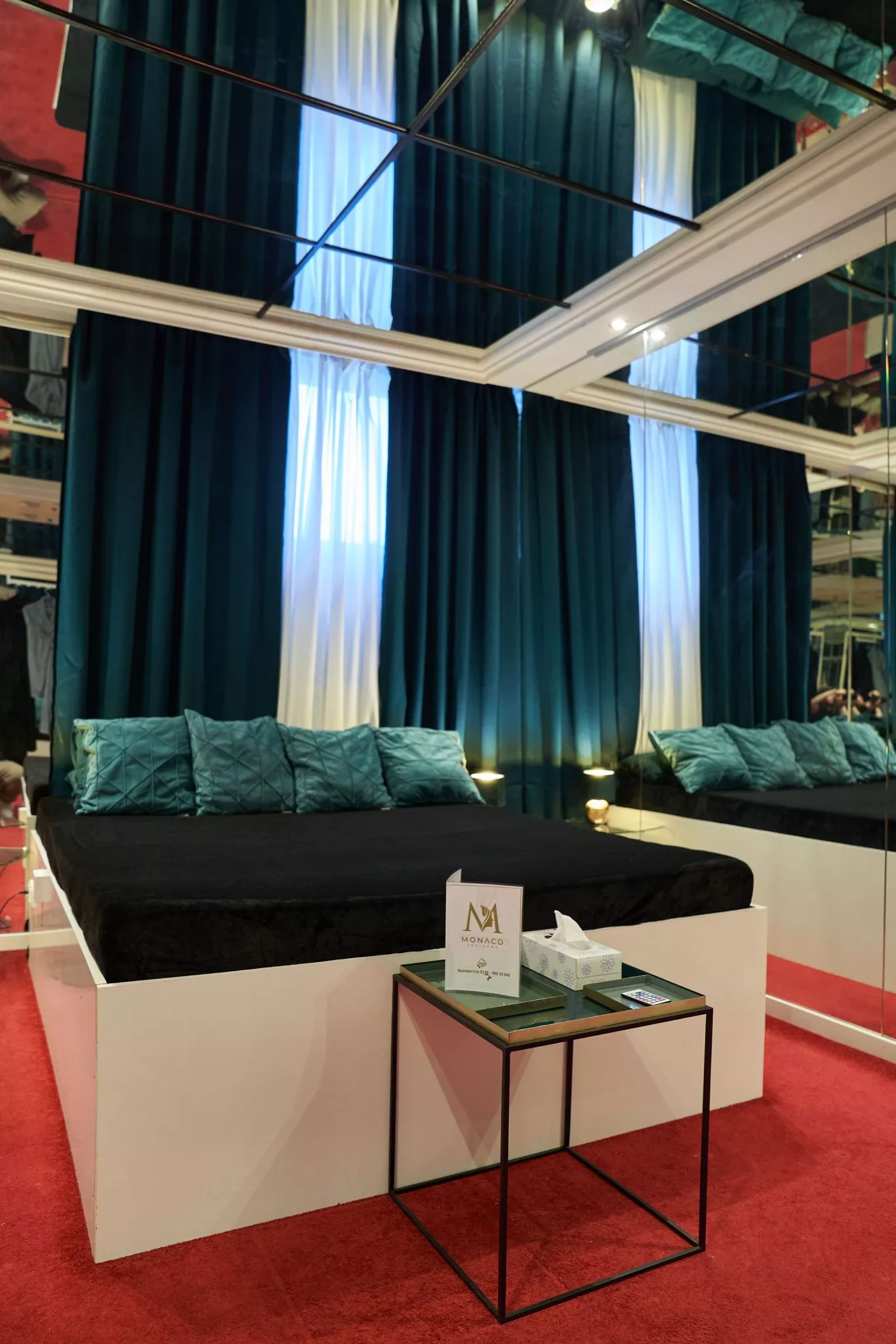 Spiegel Suite – Zimmer der Monaco Residenz München