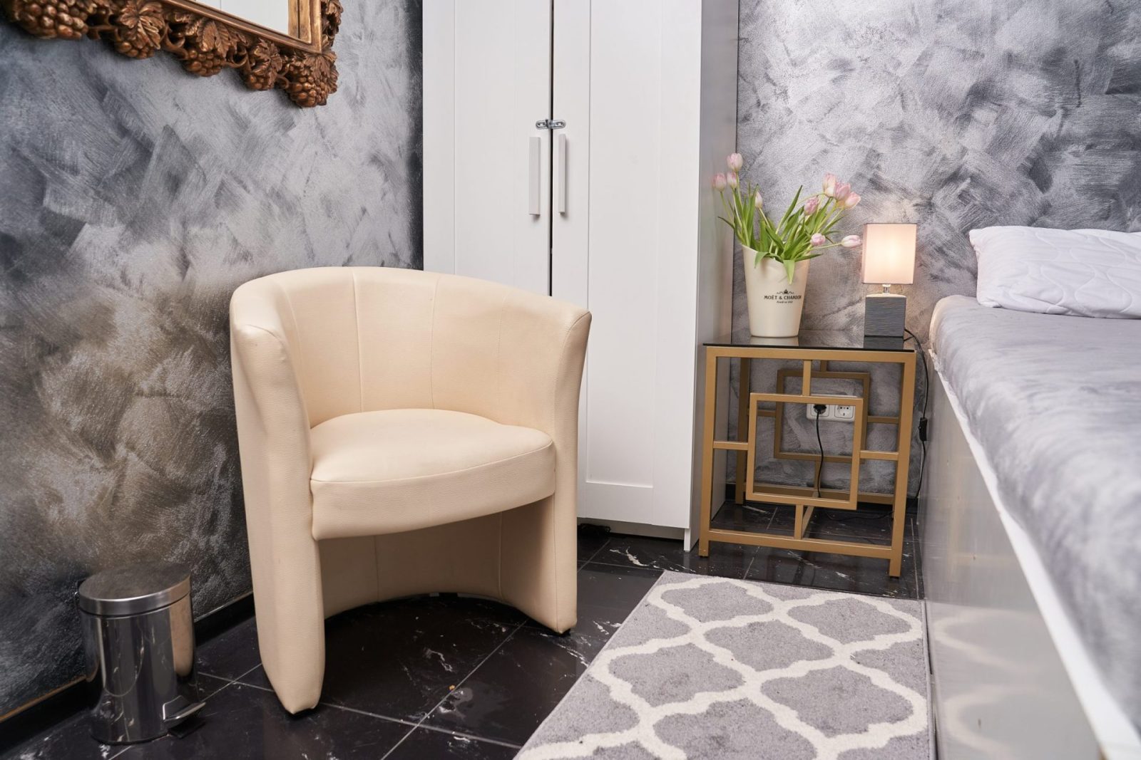 Kaiser Suite – Zimmer der Monaco Residenz München